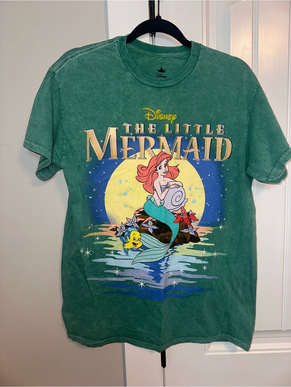 Disney The Little Mermaid Green Size Medium Womens Graphic Tee